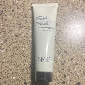 African Botanics Baobab Clay Oxygenating Cleanser - White